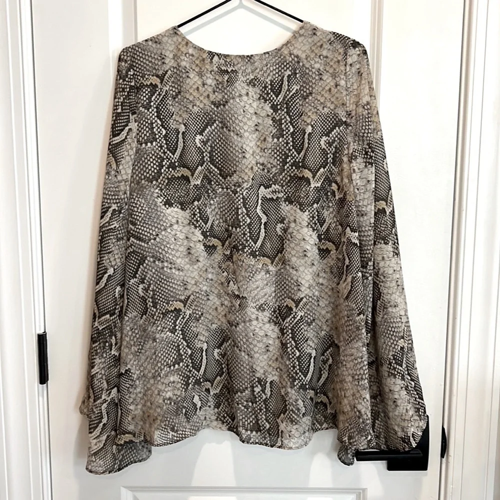 Show Me Your MuMu Hippie Dippie Reptile Snake Print Blouse Long Bell Sleeve - Picture 7 of 11